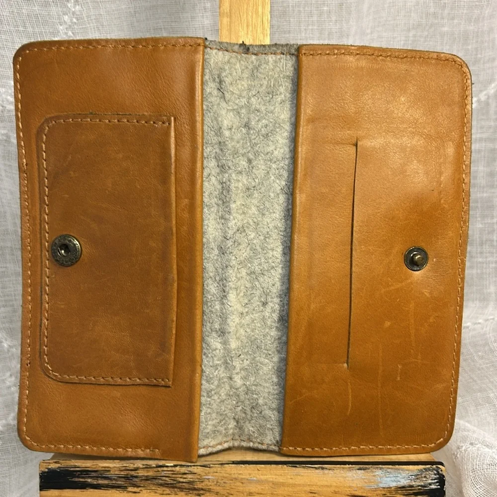 Voyage Prague leather bifold wallet